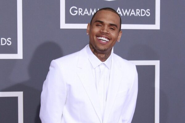 Chris Brown vuelve a generar polémica por una actuación de alto contenido sexual en Toronto
