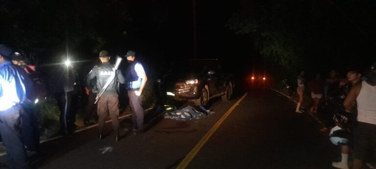 Motociclista y acompañante perecen en violenta colisión contra camioneta en Masaya