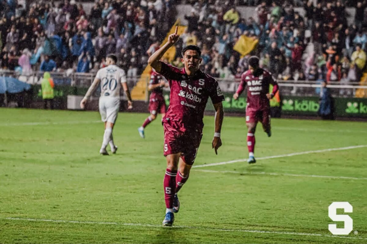 Bancy Hernández anotó el gol que le dio la victoria a Deportivo Saprissa que venció 3-2 a Catagines