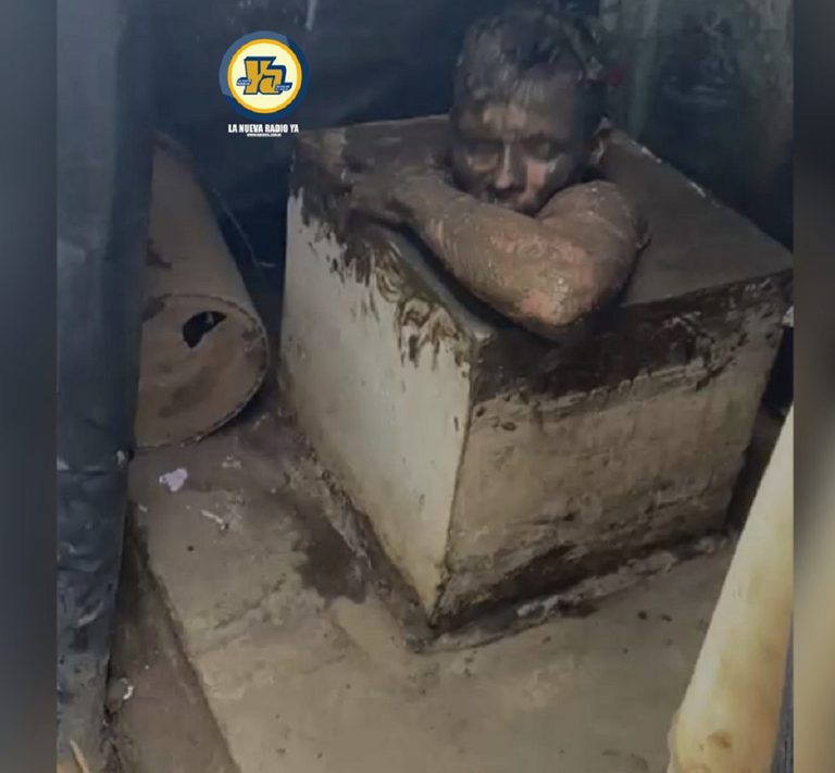 Tras las rejas y bañado: Acusarán por robo a sujeto que quedó atrapado en letrina