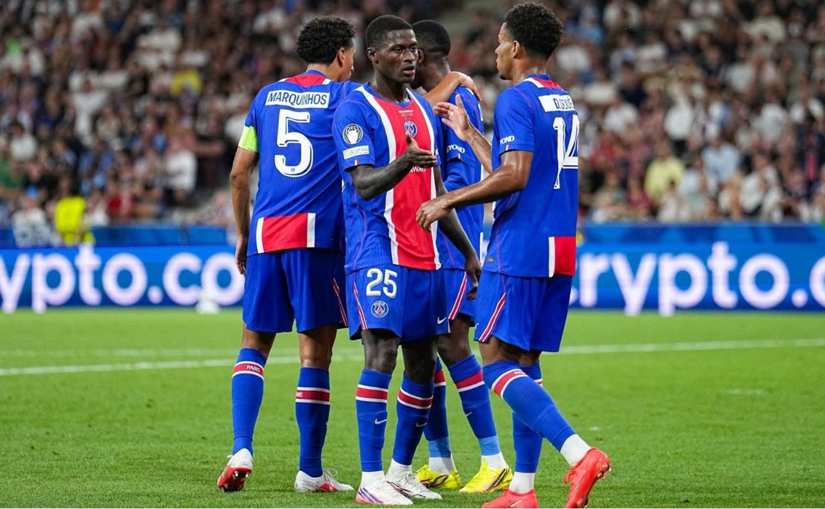 l PSG se impone 2-1 ante el Aston Villa y gana la Supercopa de la UEFA