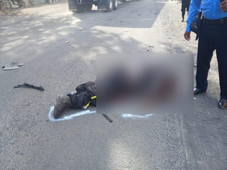 Vigilante fallece tras choque entre automóvil y moto en Comarca Veracruz