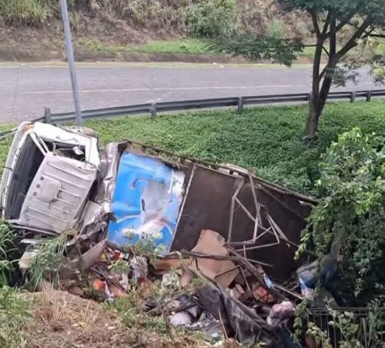 Vuelco de camión en Quilalí deja varios lesionados y daños materiales