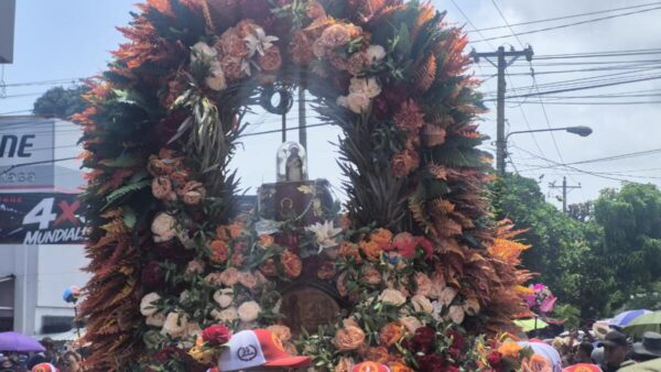 Gobierno saluda retorno de Santo Domingo a Las Sierritas