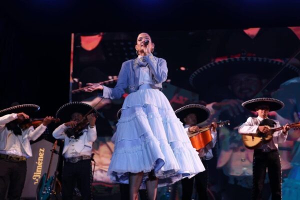 Natalia Jiménez conquista Managua en su primer concierto en Nicaragua
