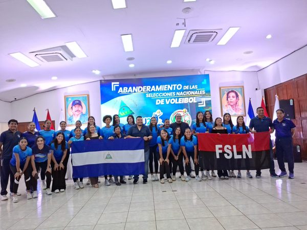 Abanderadas las selecciones femeninas de voleibol que participarán en eventos internacionales