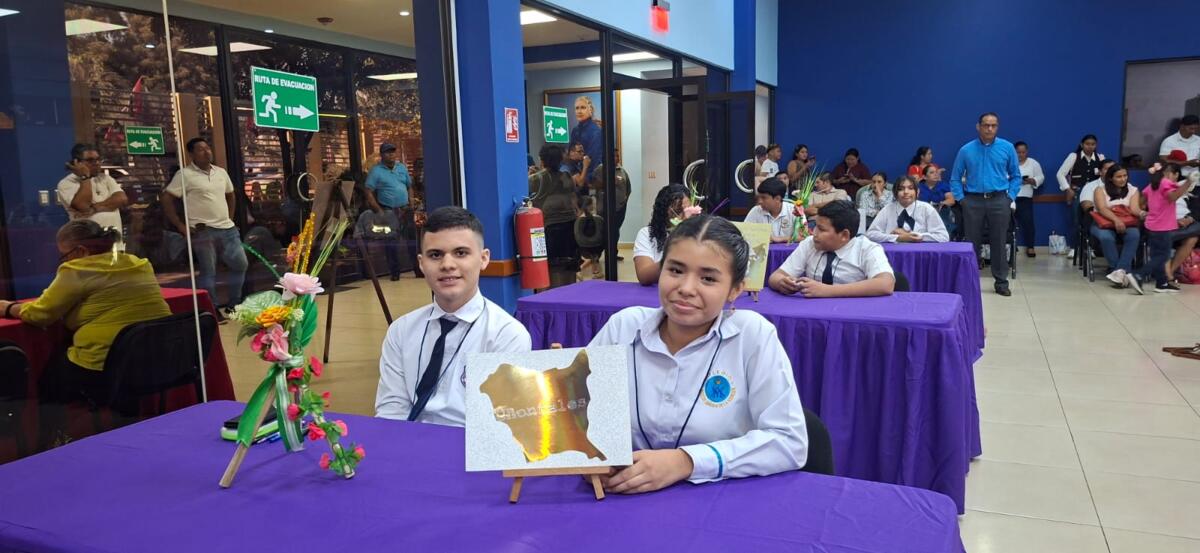 De 56 mil estudiantes, 38 llegan a la final nacional de Matemáticas en NicaraguaDe 56 mil estudiantes, 38 llegan a la final nacional de Matemáticas en Nicaragua