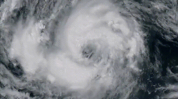 Huracán Nolo amenaza a Hawai con fuertes lluvias; Polo se mantiene cerca de México
