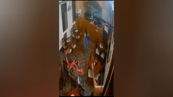 Atraparon a ladrón cuando intentaba robar otra vez en restaurante de Masaya (Video)
