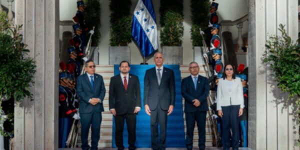 Nicaragua participa en Honduras en acto por 205 aniversario de independencia