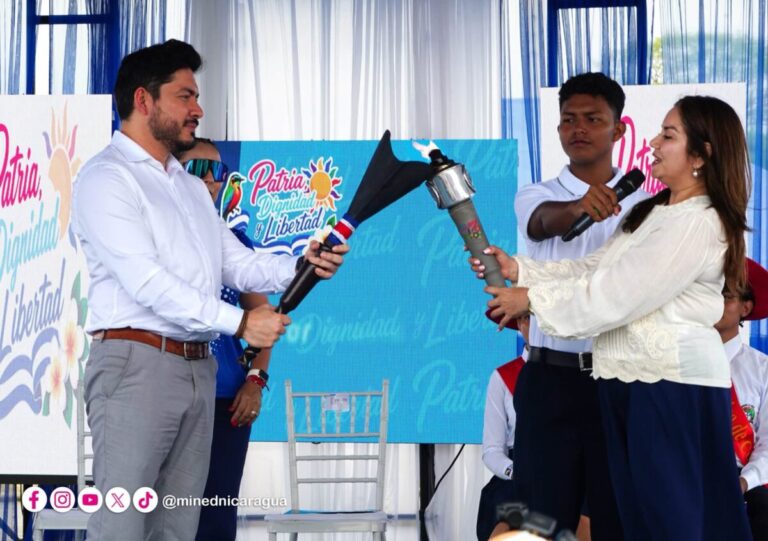 Antorcha de la Libertad cruza de Nicaragua a Costa Rica