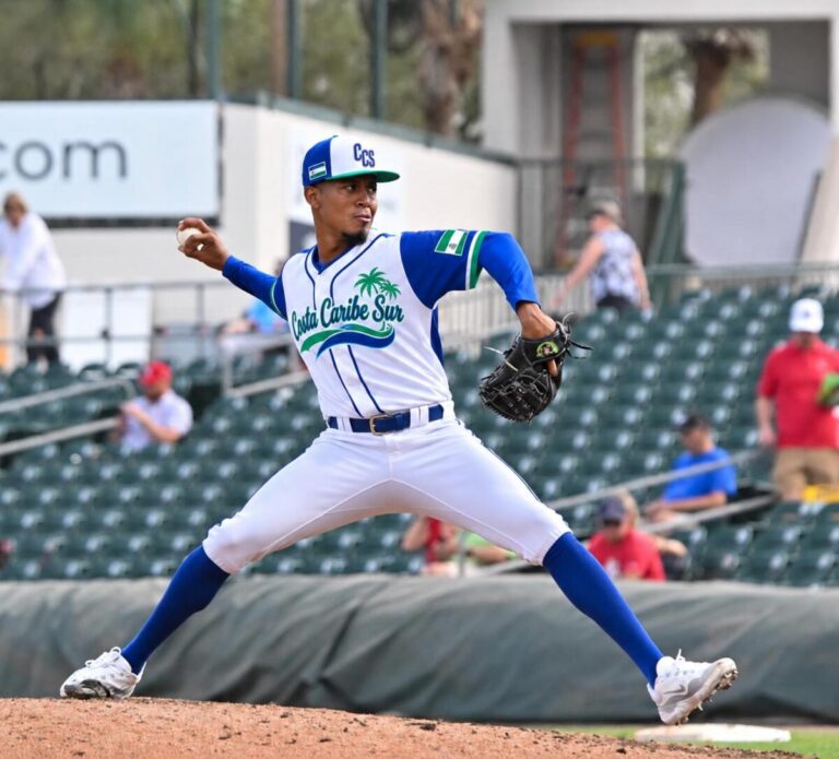 Costa Caribe Sur pierde a Kenword Burton para los cuartos de final
