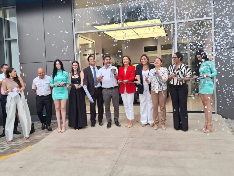 Chery inaugura nuevo showroom en Galerías Santo Domingo