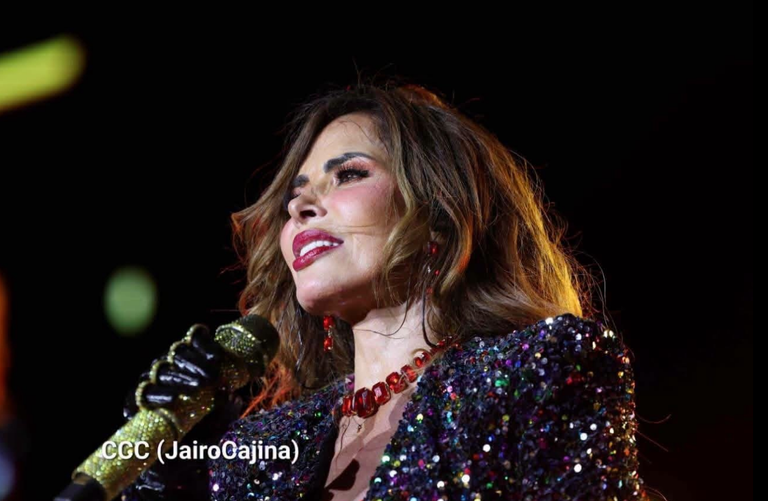 Gloria Trevi hizo vibrar Managua bailando «La Cumbia Chinandegana» en el Polideportivo Alexis Argüello