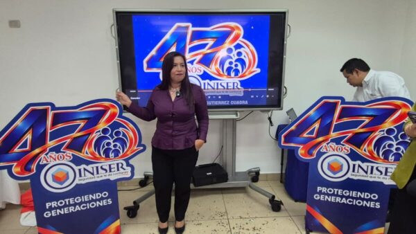 INISER premia diseño ganador de su logotipo por el 47 aniversario