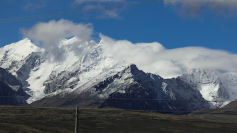 Avalancha en el Himalaya deja dos muertos y 12 desaparecidos