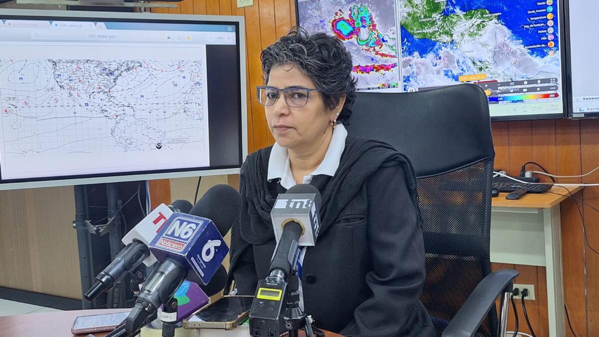 Salvadora Martínez, Directora de Metereologia Sinoptica y Aeronáutica del INETER