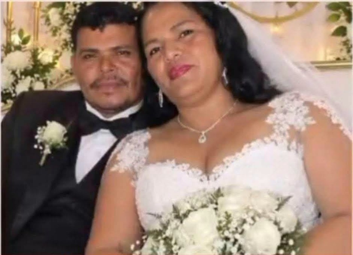 Carlos René Simons Chow y su esposa Nancy Aracelli Cruz Garzón