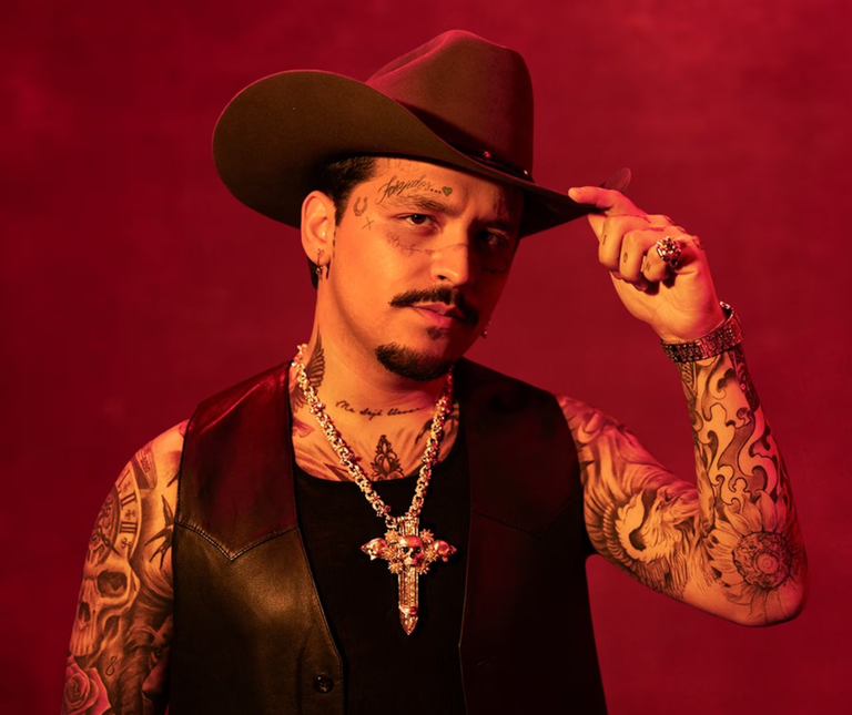 Christian Nodal celebra nuevo récord: “No Te Contaron Mal” alcanza mil millones de vistas en YouTube