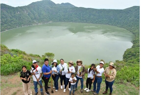Reforestan Chiltepe con 1,000 árboles nativos para fortalecer su cobertura vegetal