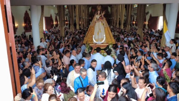 Estelí celebra con fervor a su patrona La Virgen del Rosario