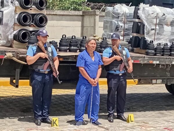 Sentencian a 20 años a furgonero guatemalteco por transporte internacional de drogas