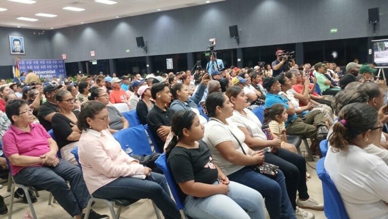 Familias del Distrito I participan en consulta del Presupuesto de Inversión Anual 2027