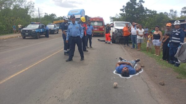 Motociclista pierde la vida impactado por camioneta en carretera a Boaco